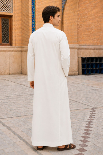 Luxury Embroidered Saudi Thobe – Warm & Elegant Winter Wear