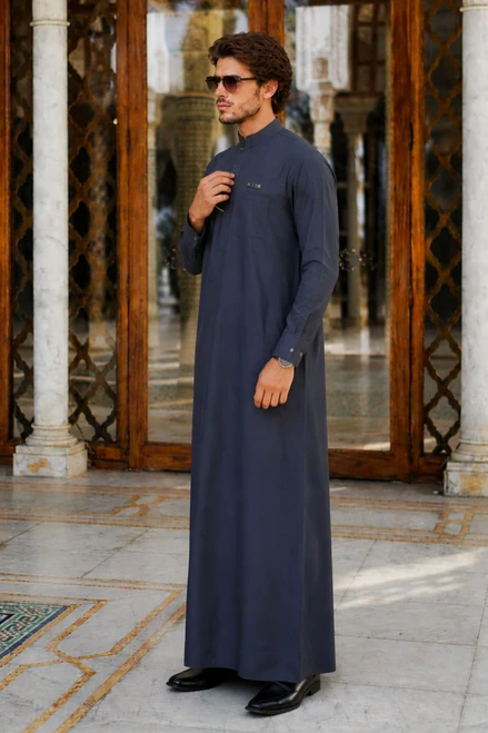 Elegant & Warm Winter Thobe for Men – Luxury Embroidered Saudi Thobe