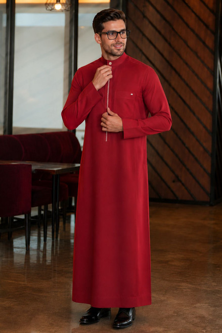 Red Saudi Thobe with White Embroidery – Stylish Winter Wear
