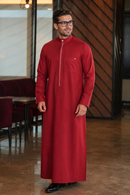 Red Saudi Thobe with White Embroidery – Stylish Winter Wear
