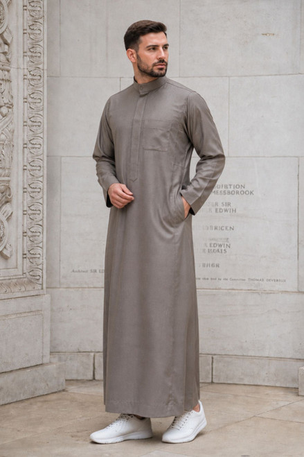 Custom Winter Thobe for Men – Tailored Comfort & Elegant Saudi Thobe