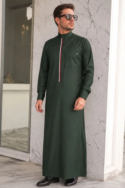 Sophisticated Dark Green Saudi Thobe for Formal Occasions