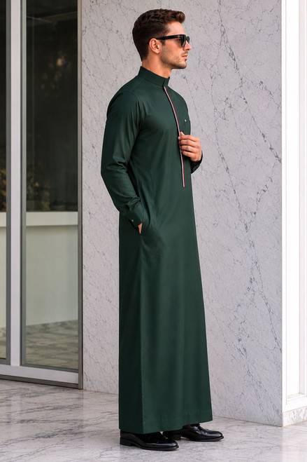 Sophisticated Dark Green Saudi Thobe for Formal Occasions