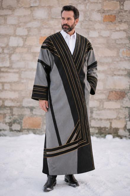 Gray Men’s Pleated Fur Coat – Luxury, Warmth and Style
