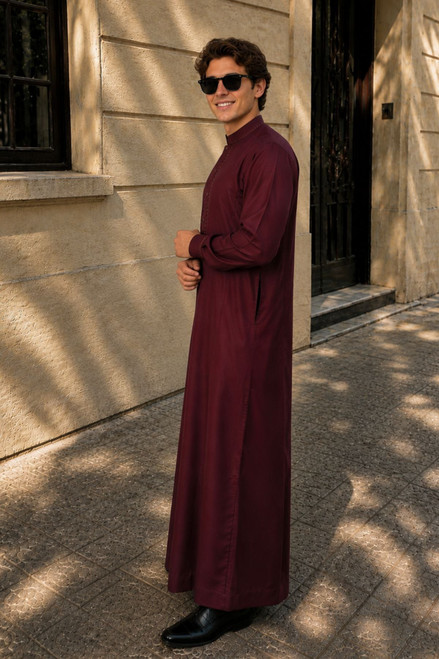 Men’s Maroon Kuwaiti Style Thobe – Breathable, Elegant, and Comfortable
