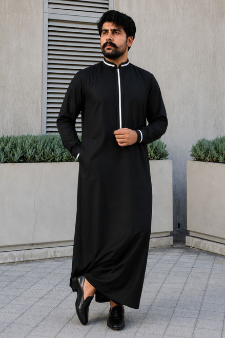 Stylish Black Kuwaiti Thobe – Elegant and Comfortable for Men