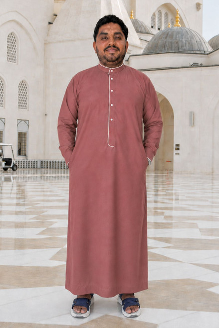 Desert Sand Saudi Thobe for Men – Elegant Arabic Heritage Style
