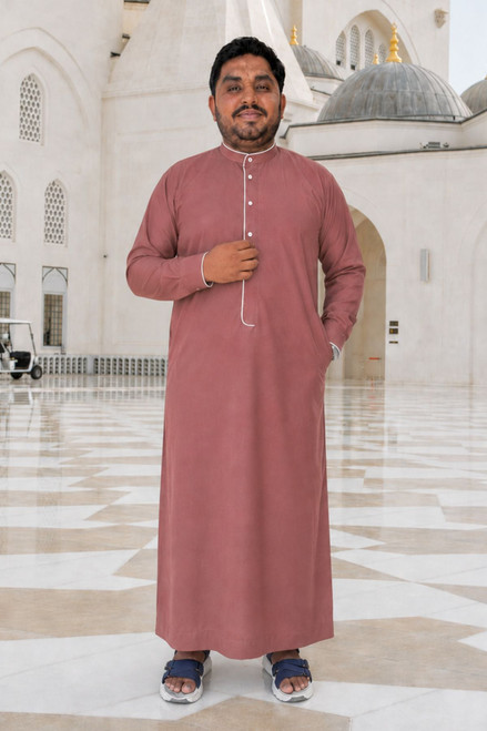 Desert Sand Saudi Thobe for Men – Elegant Arabic Heritage Style
