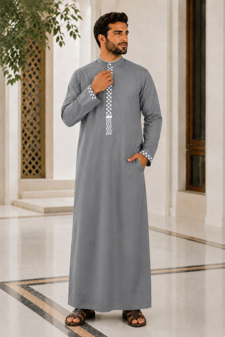 Ash Grey Saudi Thobe – Stylish Lightweight Men’s Thobe