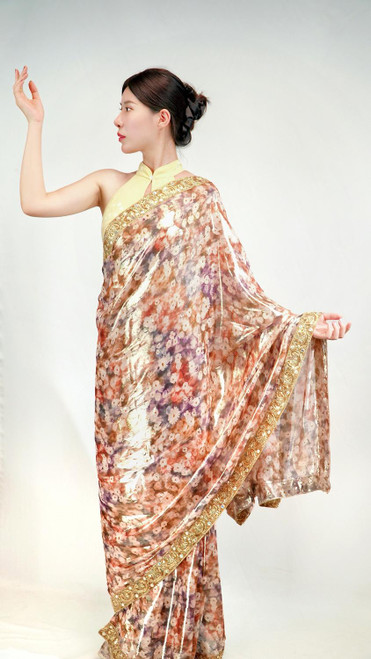 Elegant Multicolor Floral Printed Saree with Ornate Gold Border Elegant Multicolor Floral Printed Saree with Ornate Gold Border