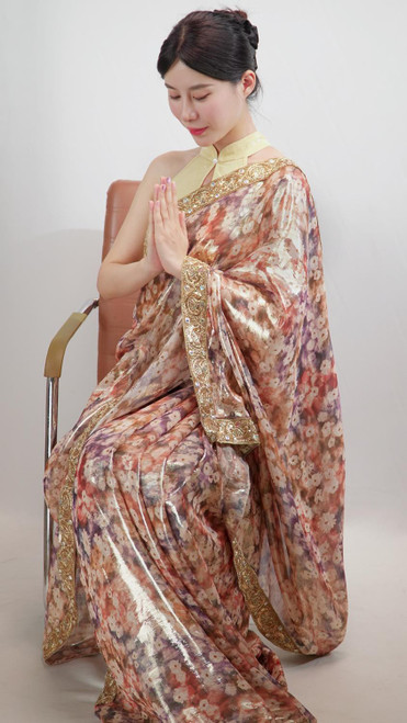 Elegant Multicolor Floral Printed Saree with Ornate Gold Border Elegant Multicolor Floral Printed Saree with Ornate Gold Border