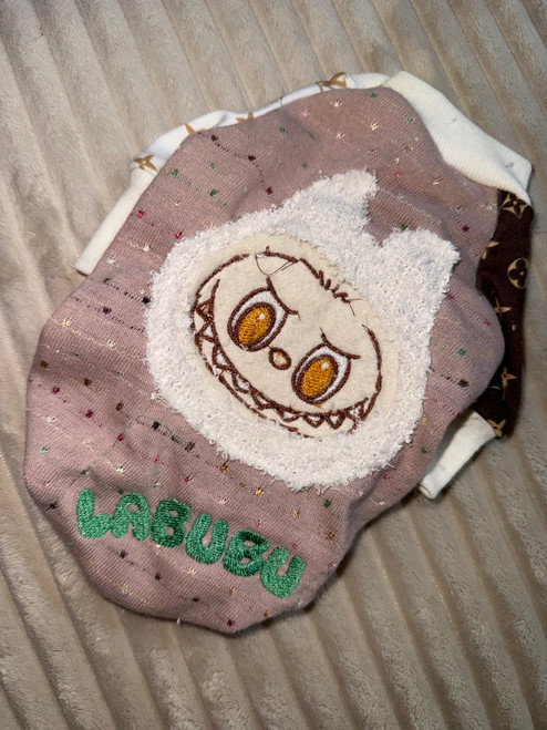 LouBuBu Posh Embroidered elvee raglan