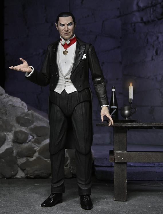 Universal Monsters Ultimate Dracula (Transylvania) Figure