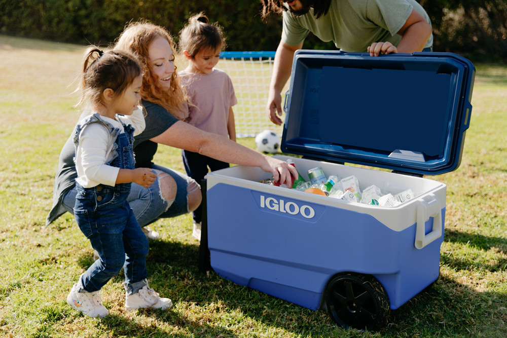 Igloo Sport 90 Igloo Latitude Roller 90 Qt Wheeled 85 Litre Cool