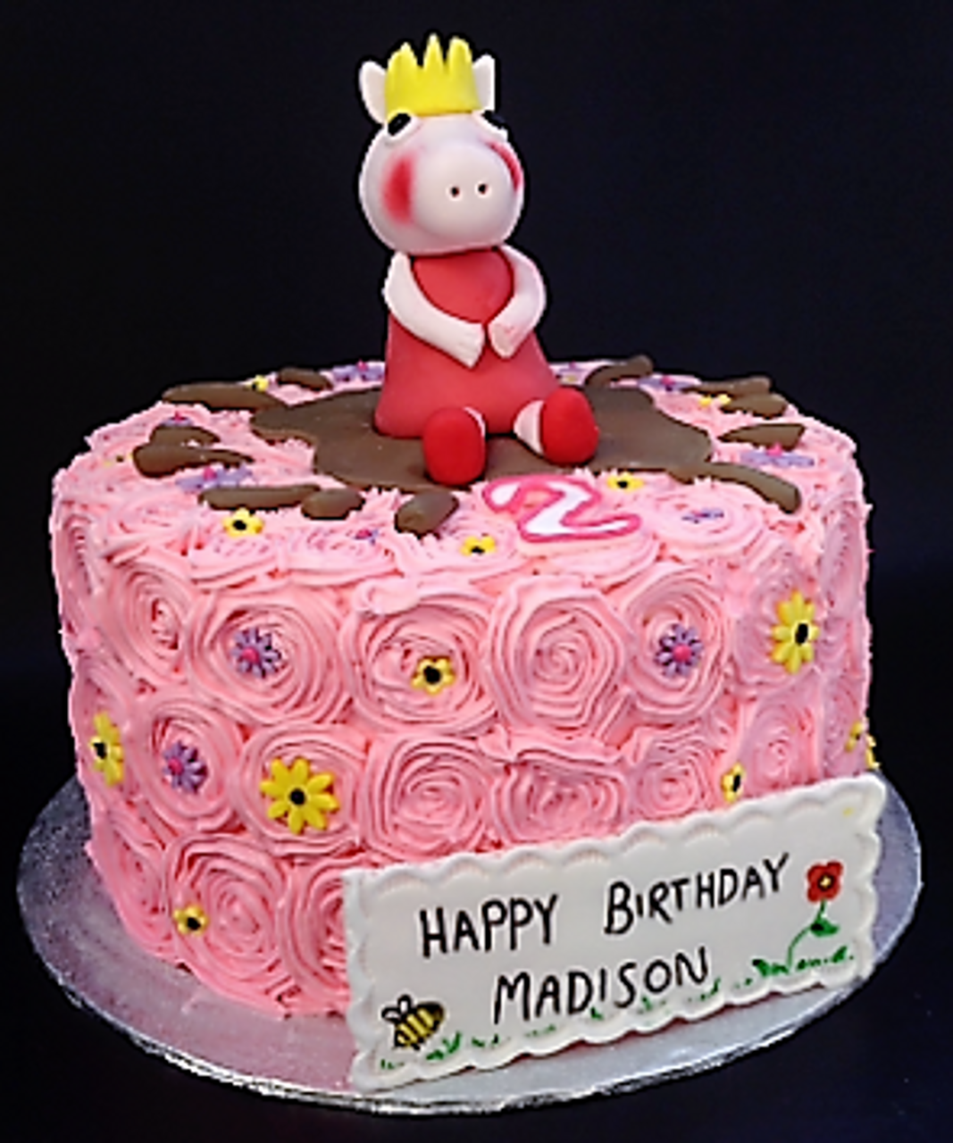 This Peppa Pig cake was for Lillian's birthday celebration! It's a double  layer 10” white cake with b… | Pig birthday cakes, Peppa pig birthday cake, Peppa  pig cake