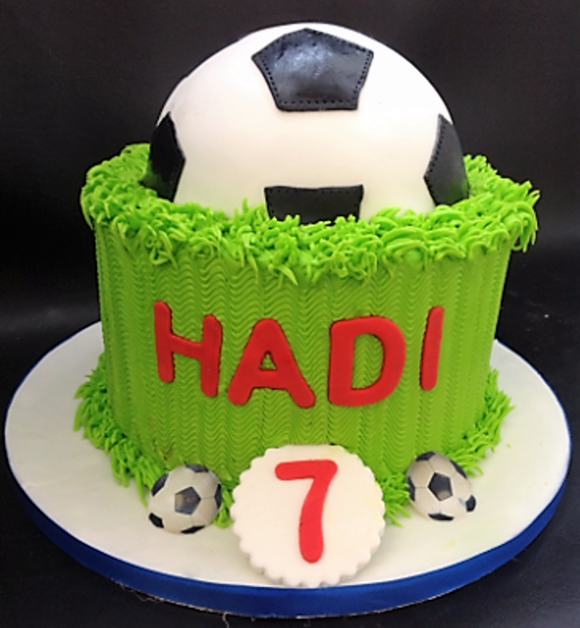 Football Cake with Grass Pitch - Ftb  33488.1499022223