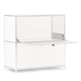 Porte abattante Cubox en blanc ouverte à l'horizontale sur un meuble Cubox, vue de trois quarts, photo en studio