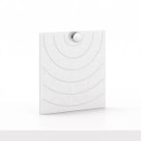 Soft Panel pour meuble Cubox en gris glacier avec bouton métallique, photo en studio, vue de trois quarts, motif d'arcs concentriques