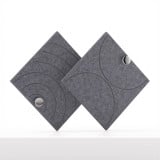 Soft Panel pour meuble Cubox en gris granit avec bouton métallique, photo en studio, deux panneaux disposés en losange