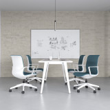 La chaise ofinto Flex Office bleue dans le bureau