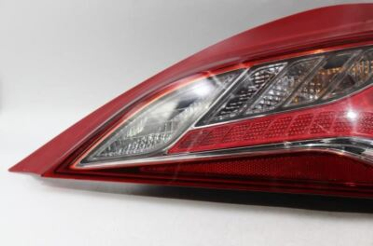 Right Passenger Tail Light Coupe Fits 2013-2016 HYUNDAI GENESIS OEM #18919