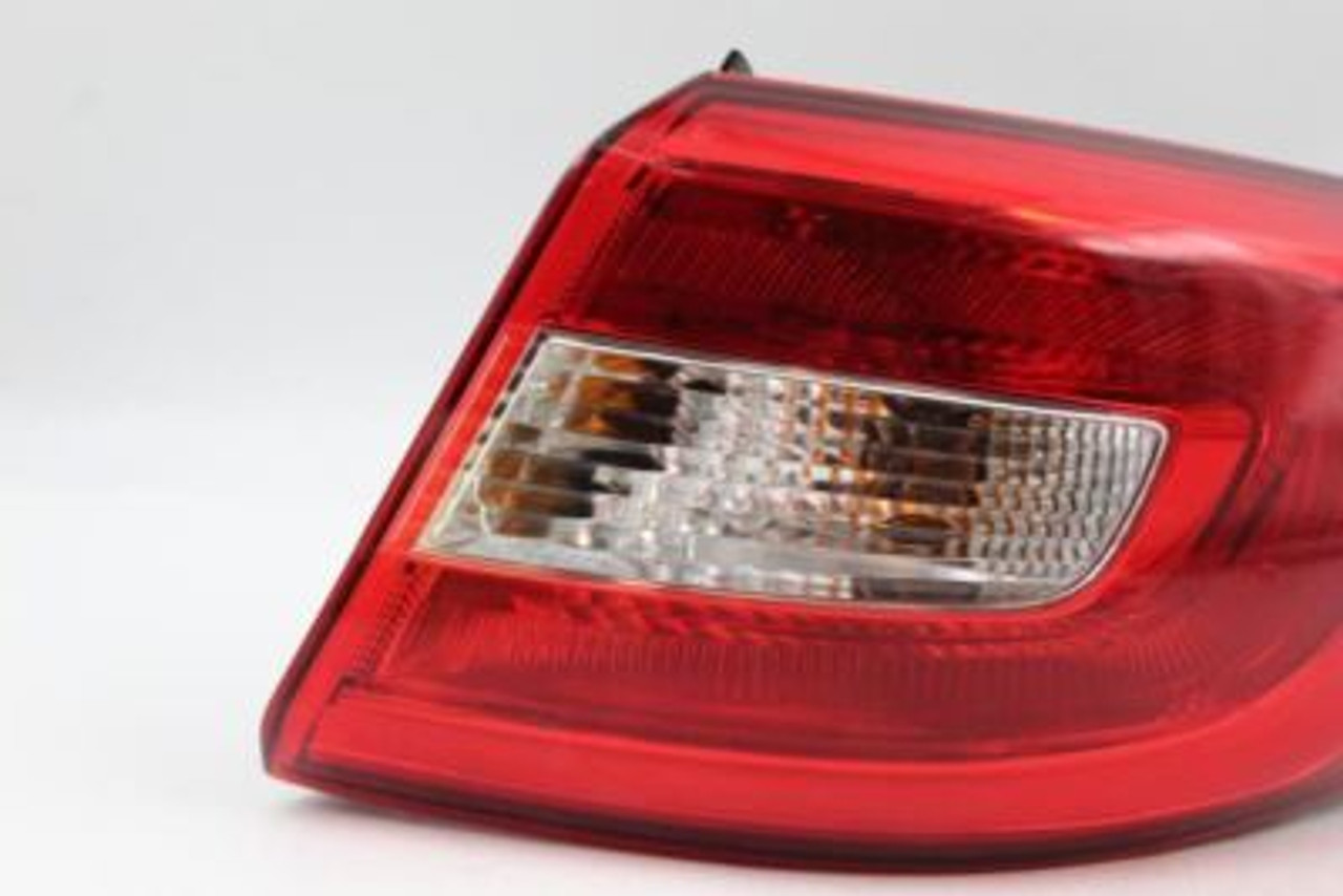 Right Passenger Tail Light Quarter Panel Mounted 15-17 HYUNDAI SONATA OEM #22050 92402-C2000