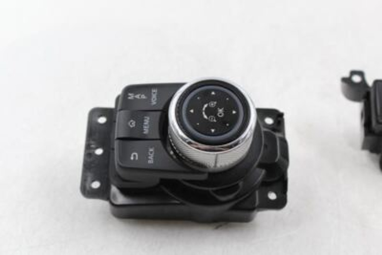 Audio Equipment Radio Fits 2016 NISSAN MAXIMA OEM #20851 283954RA0A, 969184RA0A