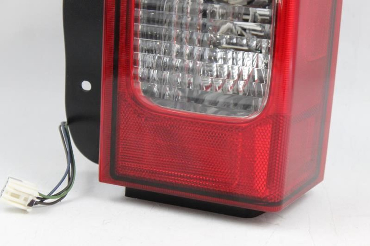 Right Passenger Tail Light SUV 2006-2010 AMERICAN MOTORS HUMMER H3 OEM #15155 15823510 high resolution2