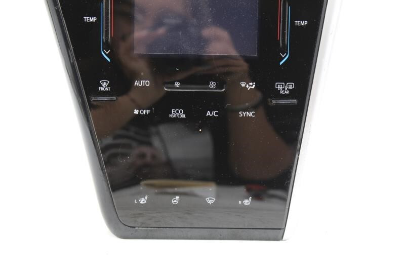 Temperature Climate Control US Market Fits 2016-2019 TOYOTA MIRAI OEM #13167 84010-62031 high resolution2
