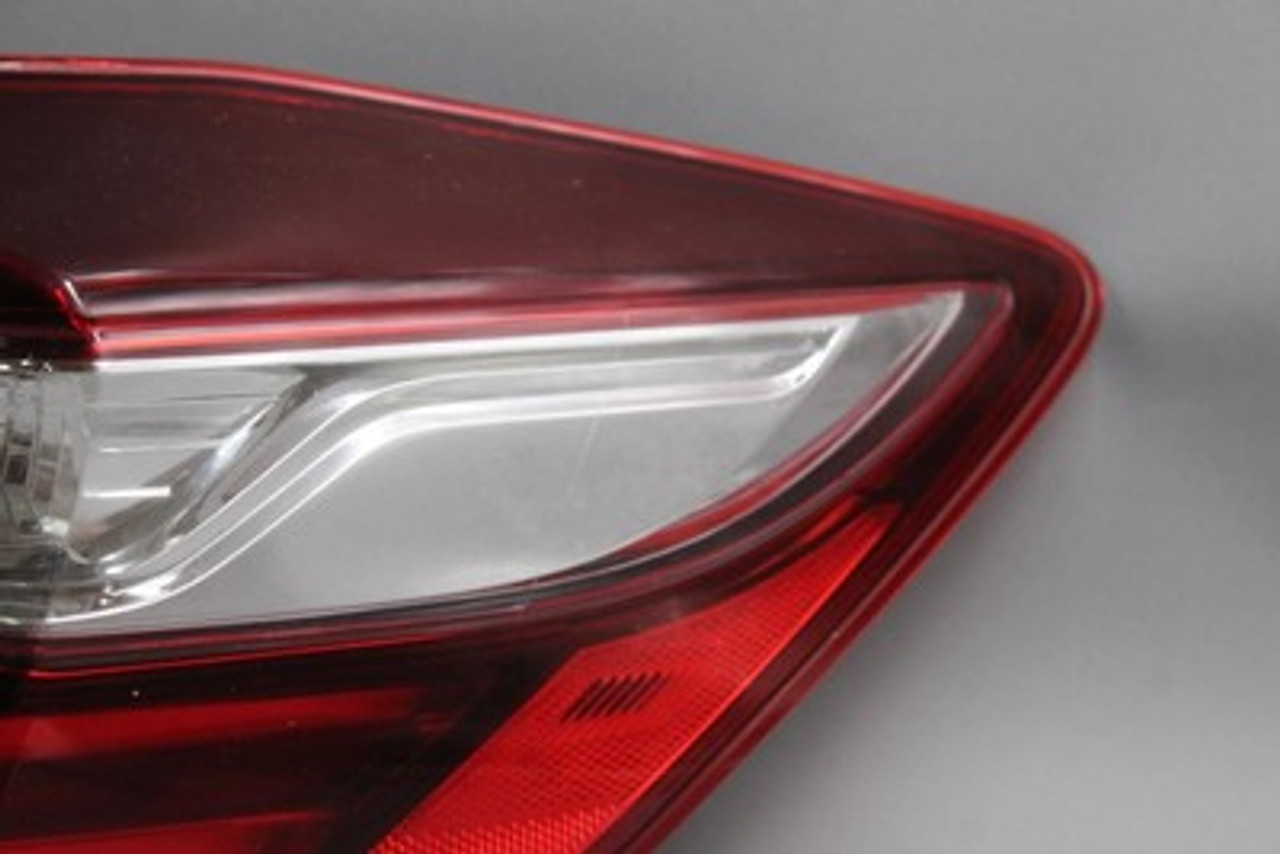Right Passenger Tail Light Quarter Mounted Fits 2016-2017 HONDA ACCORD OEM 37397 33500T2AA21