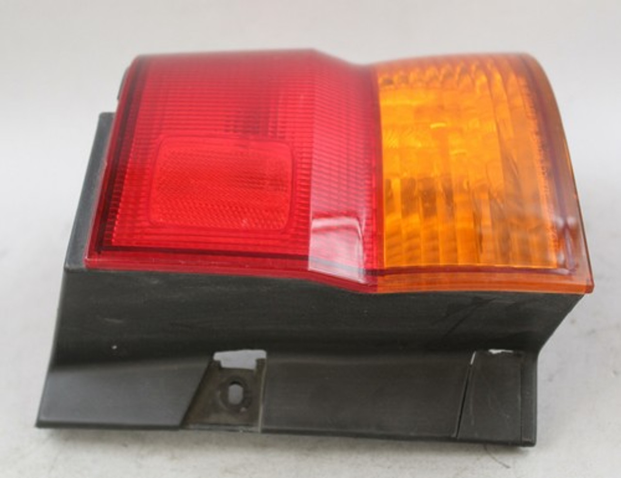 02 03 04 HONDA ODYSSEY RIGHT PASSENGER SIDE TAIL LIGHT OEM