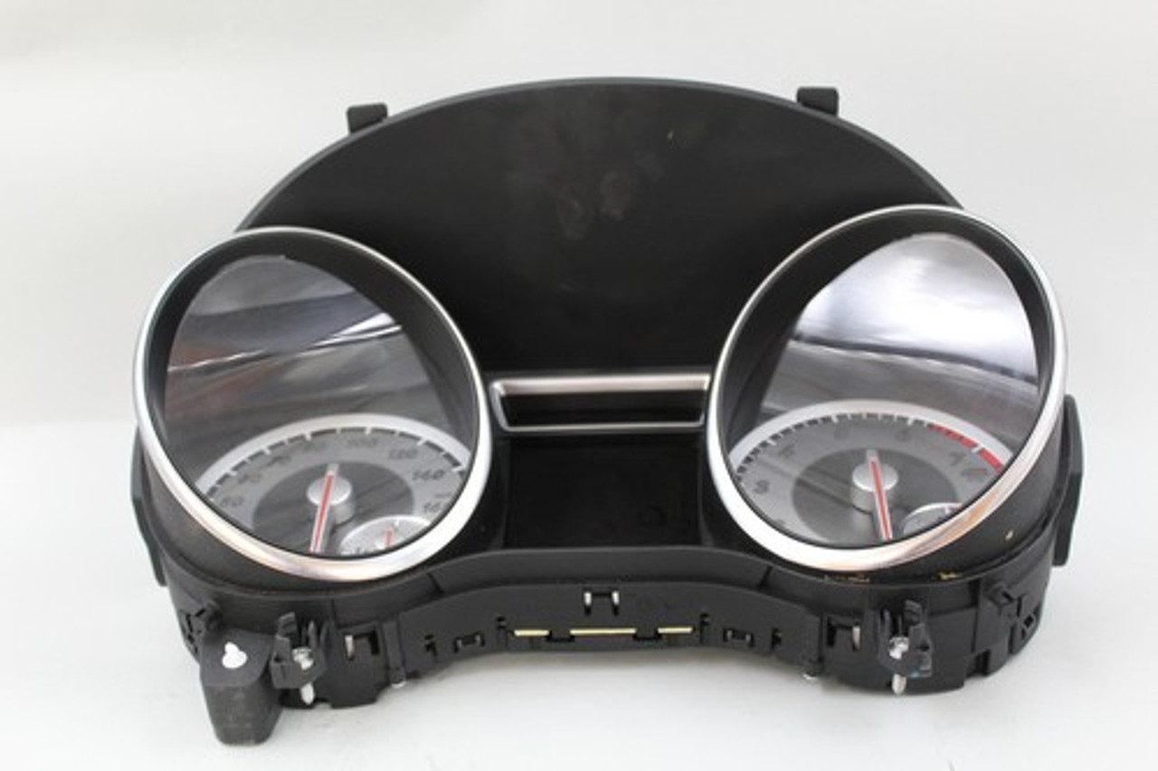 14 15 MERCEDES CLA250 INSTRUMENT CLUSTER GAUGE SPEEDOMETER 0263697035 OEM