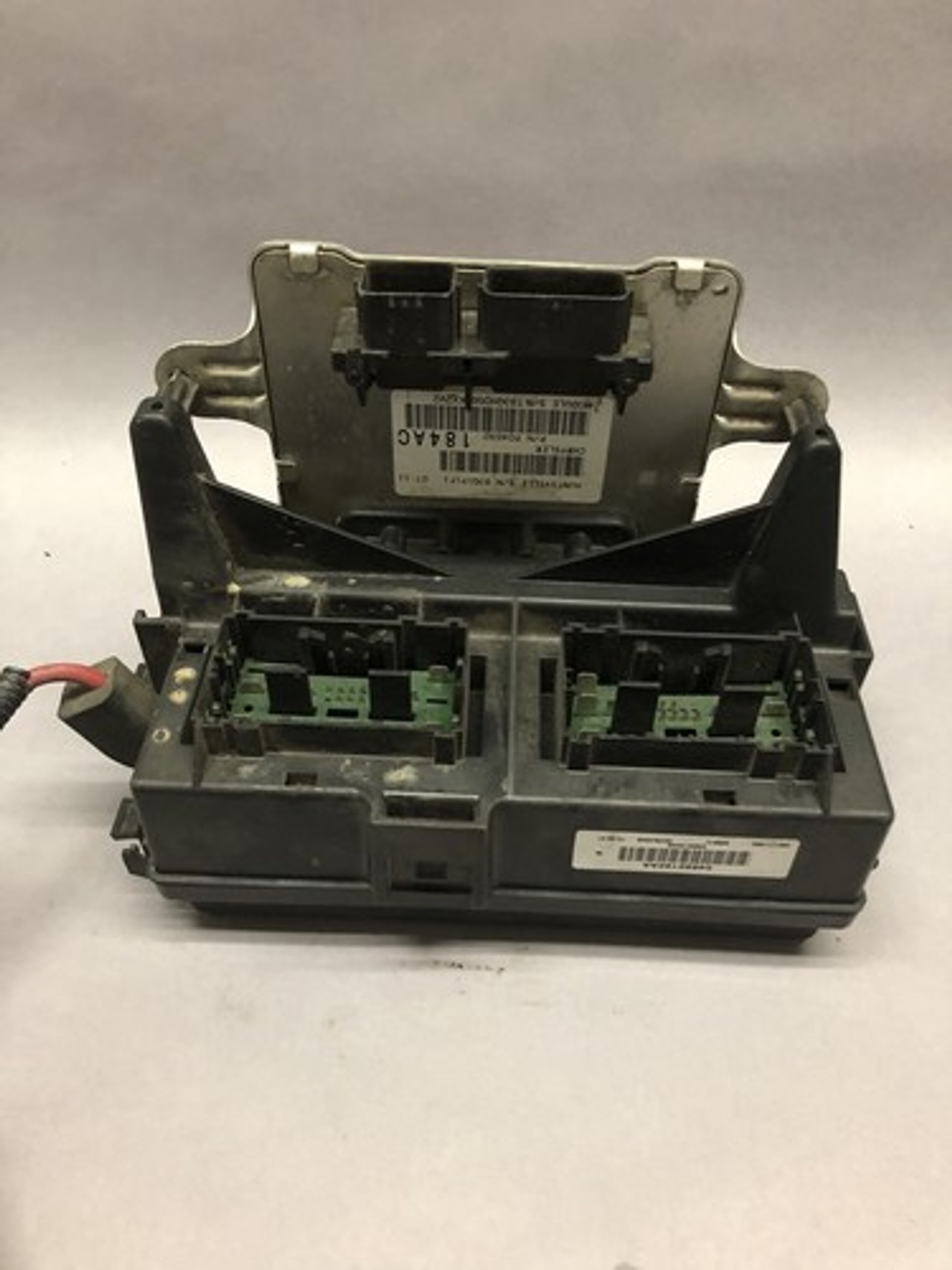 2007 2008 2009 DODGE DURANGO 4.7L FUSE BOX 04692192AA OEM 2007 2008 2009 DODGE DURANGO 4.7L FUSE BOX 04692192AA OEM