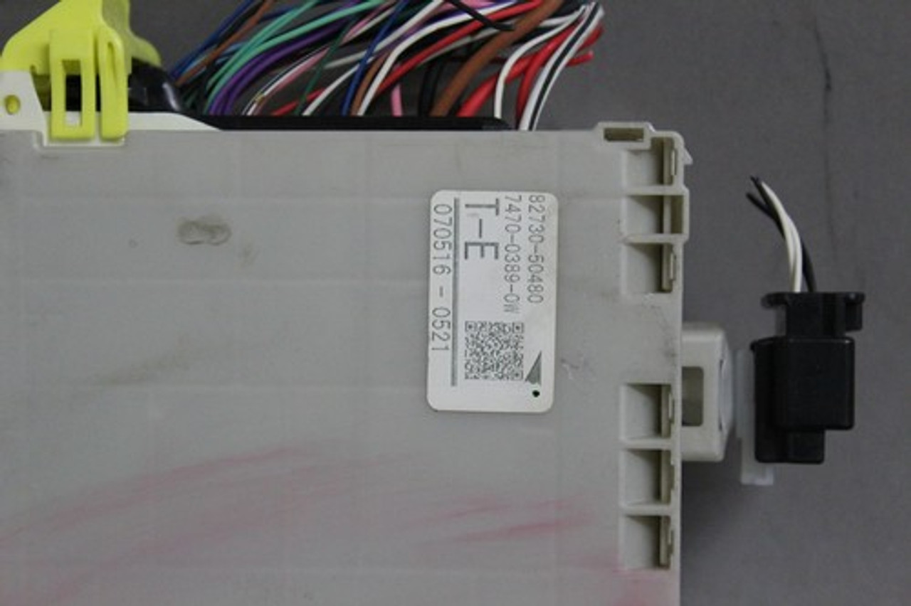 2007 2008 2009 LEXUS LS460 PASSENGER SIDE DASH FUSE BOX MODULE 8273050480 OEM 2007 2008 2009 LEXUS LS460 PASSENGER SIDE DASH FUSE BOX MODULE 8273050480 OEM