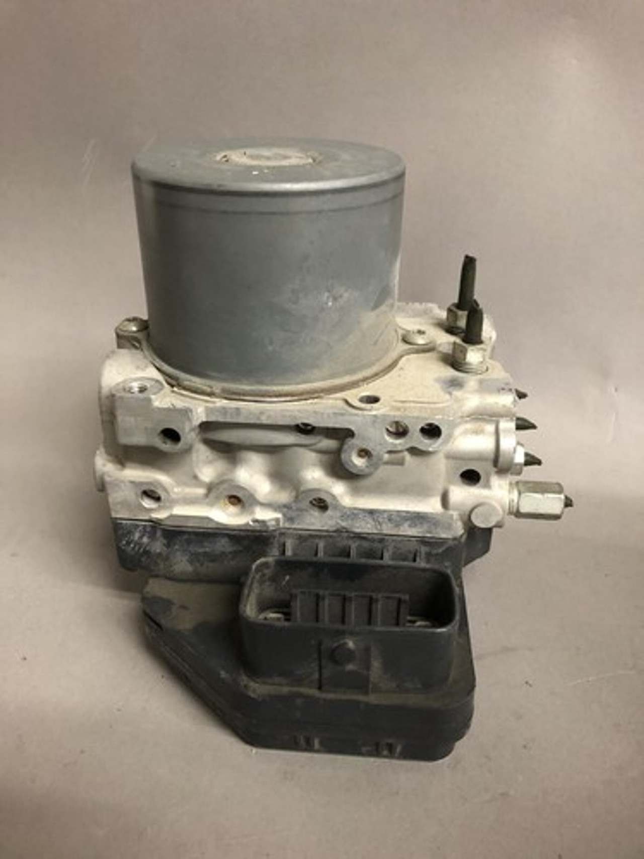 2011 2012 2013 SCION TC ANTI LOCK BRAKE PUMP 39 MILES OEM 2011 2012 2013 SCION TC ANTI LOCK BRAKE PUMP 39 MILES OEM