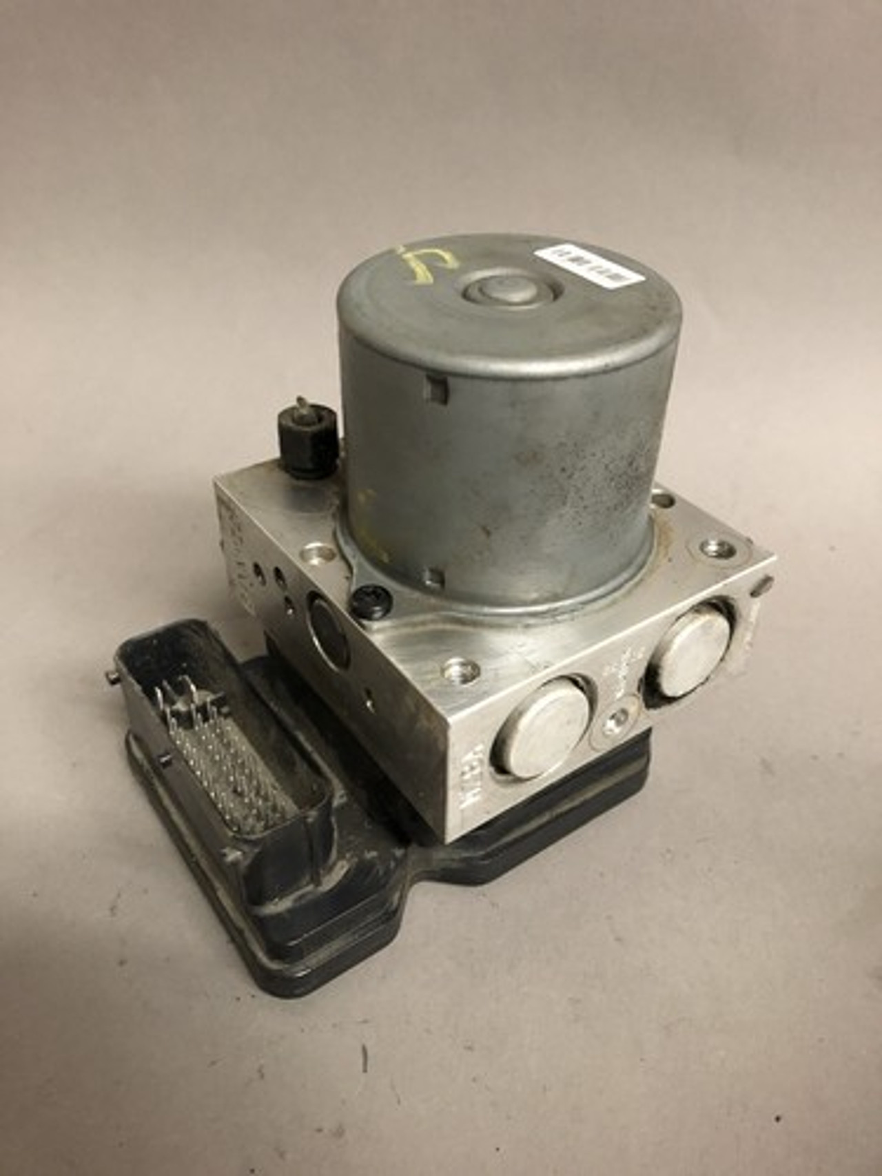 2012 2013 2014 HYUNDAI AZERA 28K MILES ANTI LOCK BRAKE PUMP OEM 2012 2013 2014 HYUNDAI AZERA 28K MILES ANTI LOCK BRAKE PUMP OEM