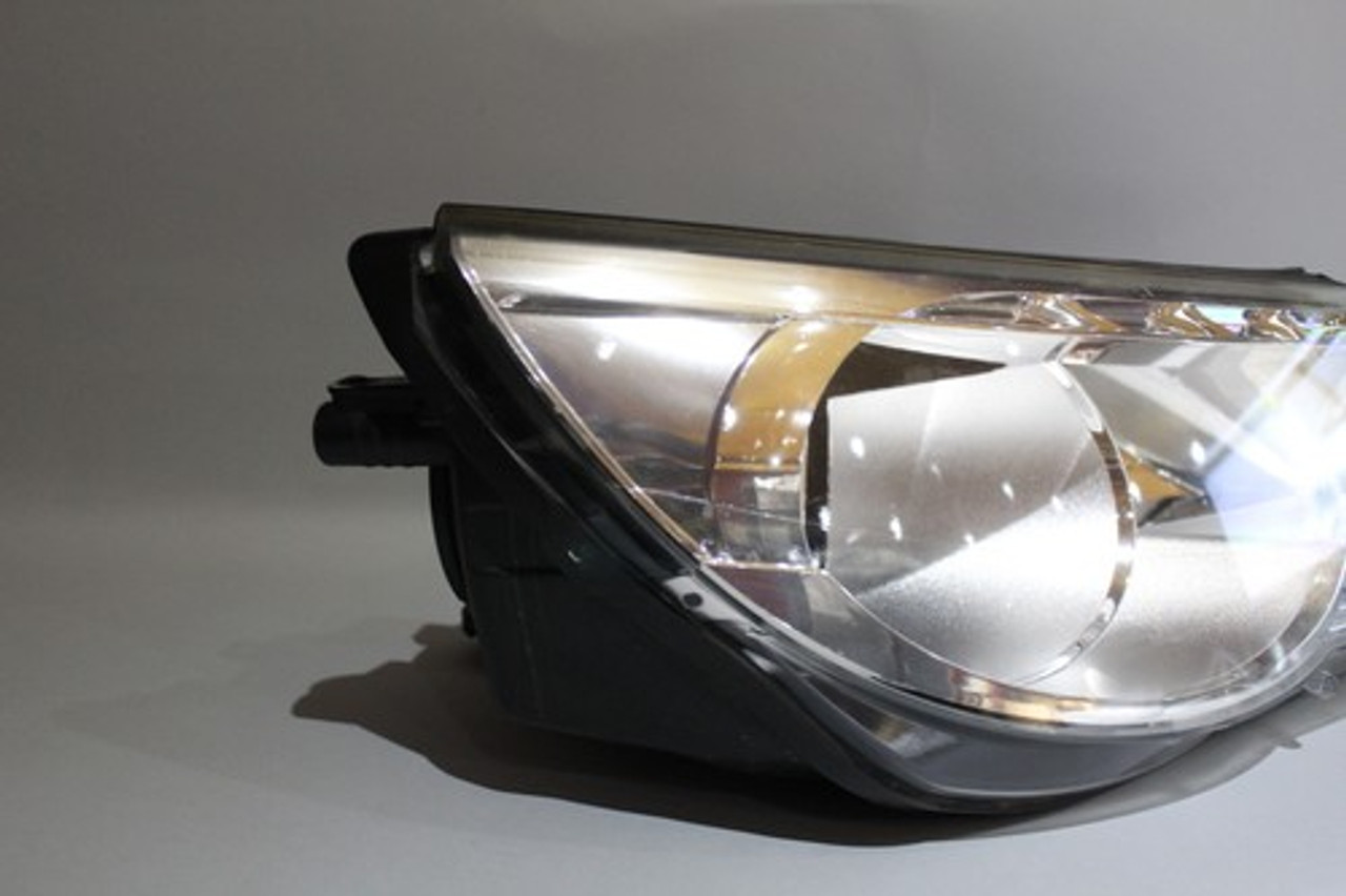 09 10 11 VOLKSWAGEN TIGUAN RIGHT HALOGEN PASSENGER SIDE HEADLIGHT OEM - A-20349