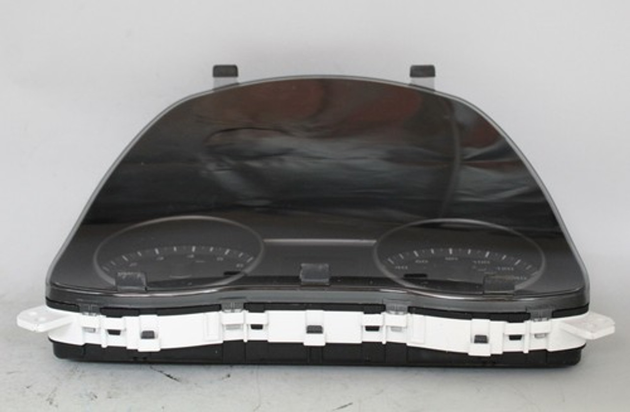 17 18 HYUNDAI ELANTRA INSTRUMENT CLUSTER GAUGE SPEEDOMETER 94001-F2060 OEM - A-11456