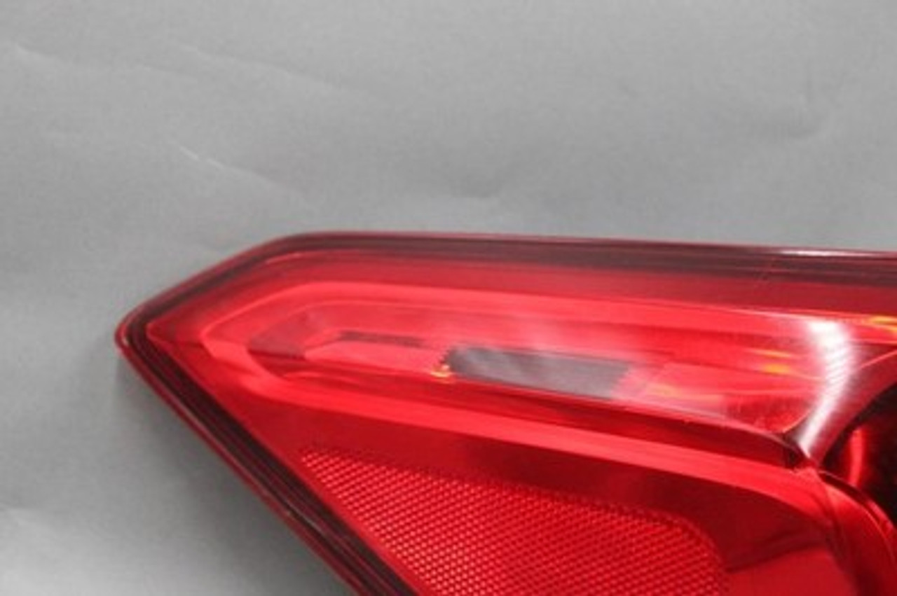 Driver Left Tail Light Sedan Quarter Mounted 2022-2023 HONDA CIVIC OEM #39859 33550T20A01