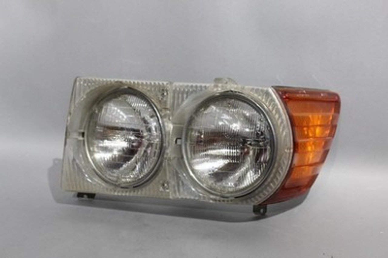 Left Driver Headlight 107 Type Fits 1972-1980 MERCEDES 380SE OEM #40348 1305233055