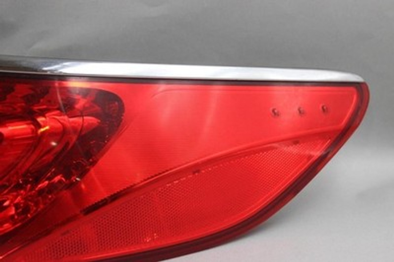 Right Passenger Tail Light Quarter Mounted Fits 2012-17 HYUNDAI AZERA OEM #40670 924043V020