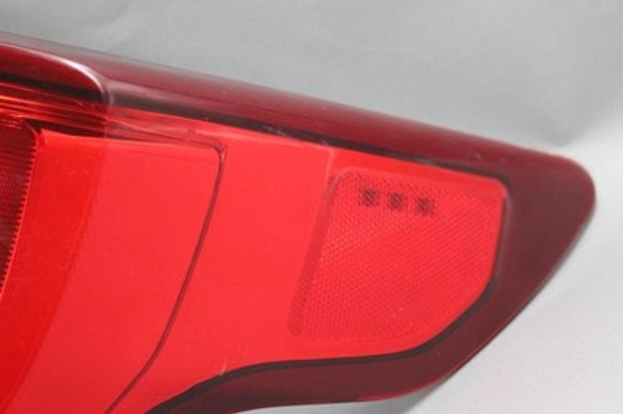 Right Passenger Tail Light Fits 2016-2019 FORD EXPLORER OEM #40668 FB5Z13404A