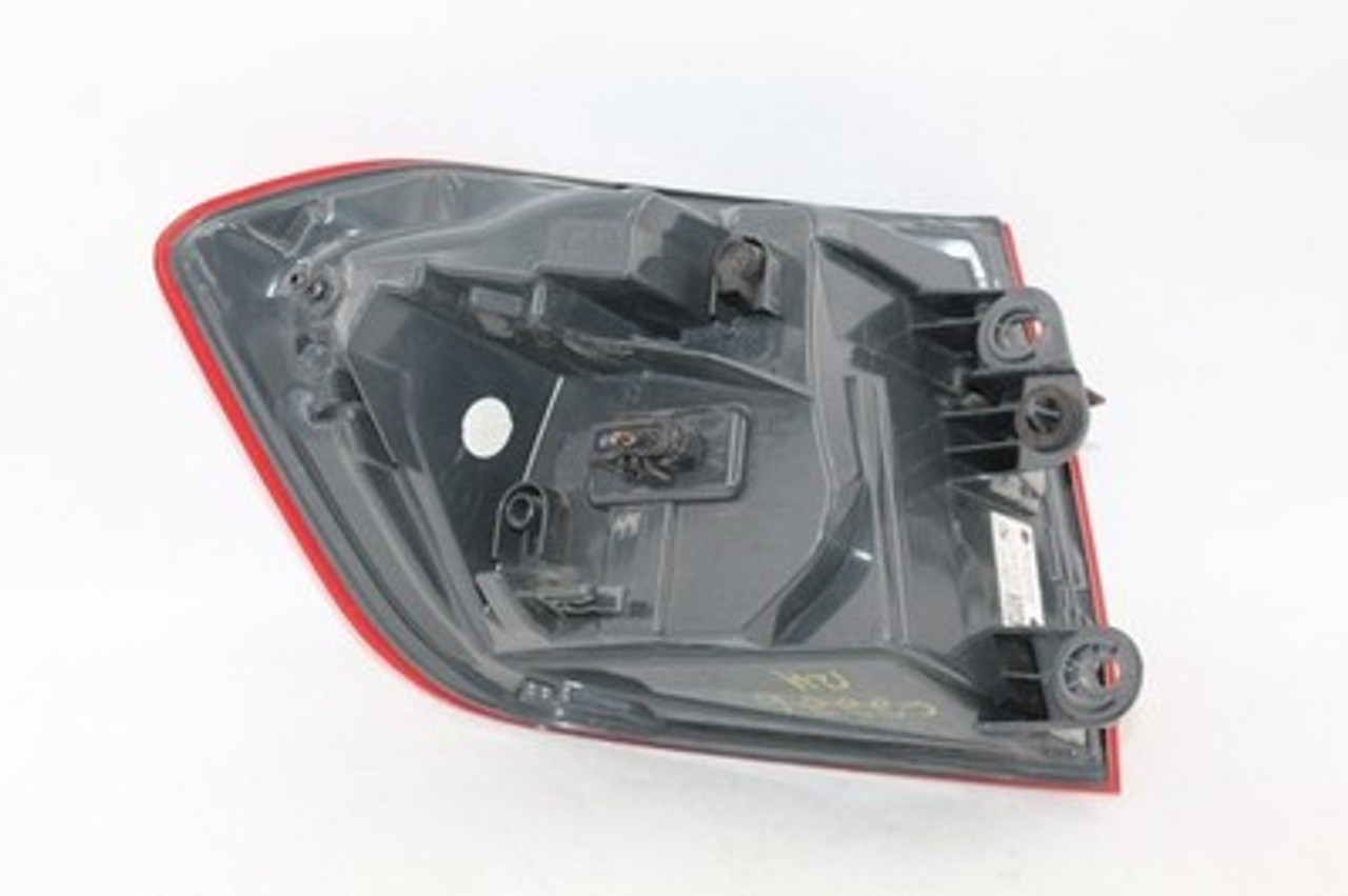 Right Passenger Tail Light Quarter Panel Mounted Fits 2016-18 BMW 330i OEM 40775 2SD012147