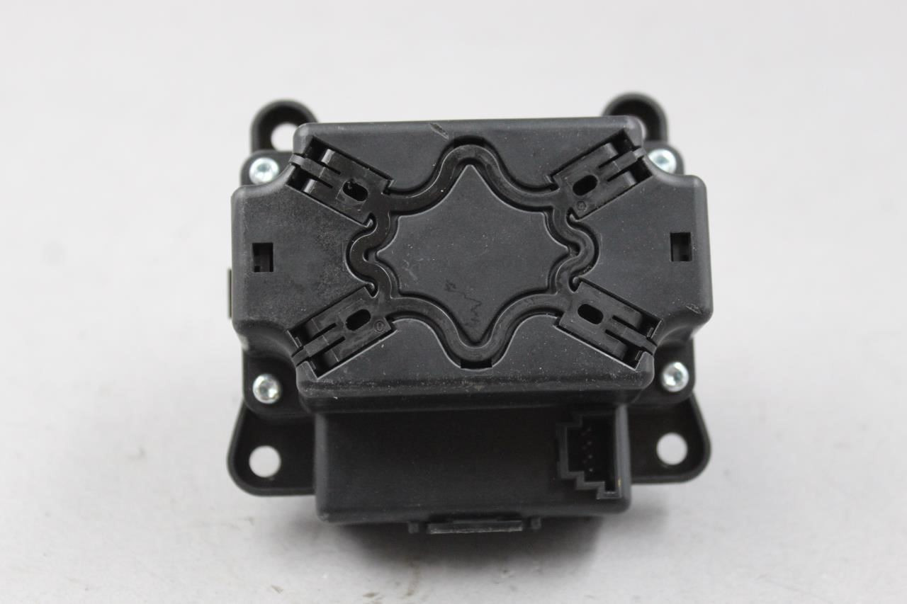 Audio Equipment Radio 212 Type Sedan Fits 2014-2016 MERCEDES E350 OEM #44794 2129007719, 2129007719