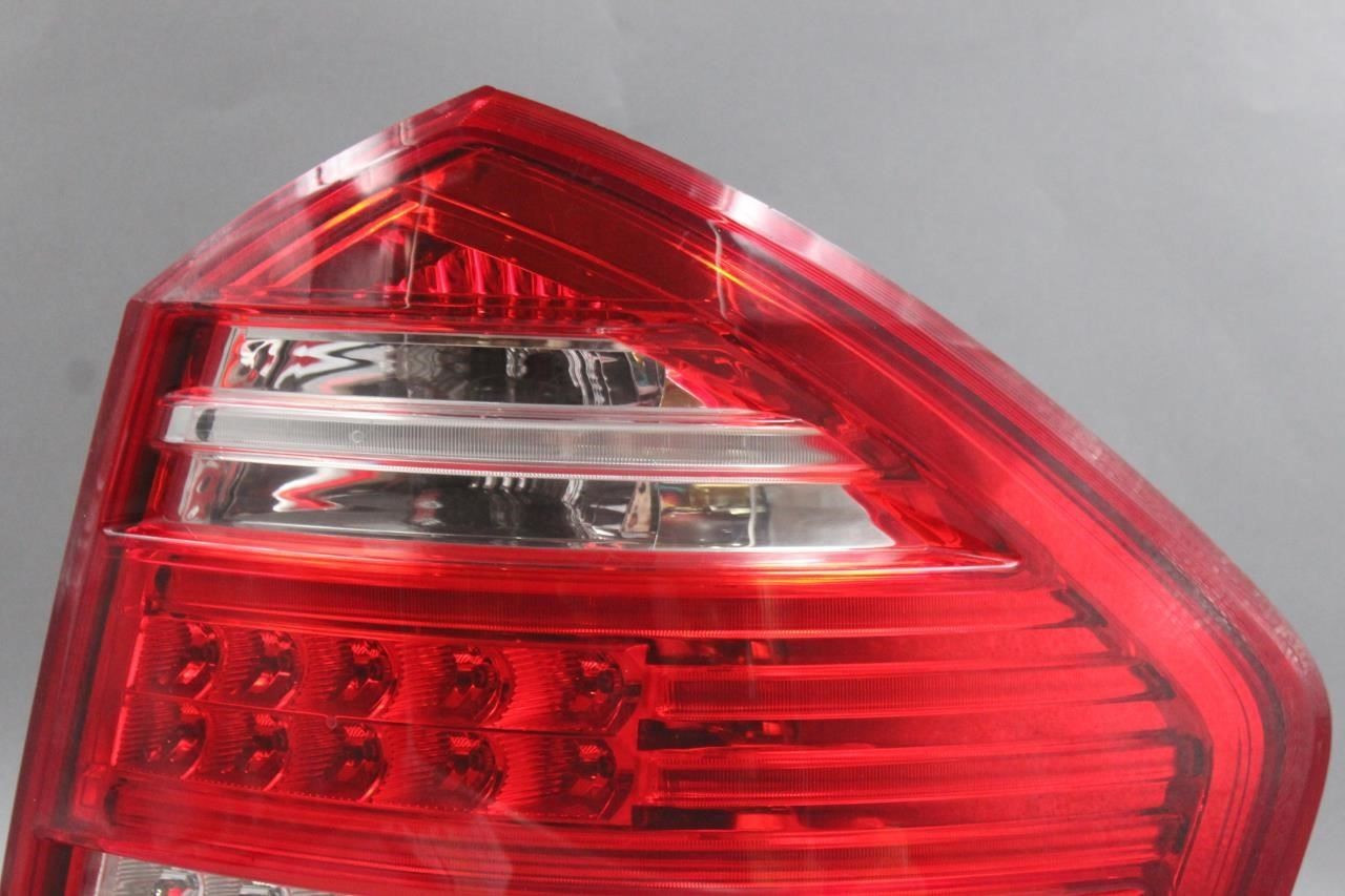 Right Passenger Tail Light 164 Type Upper Fits 2010-12 MERCEDES GL450 OEM #44857 1648203664