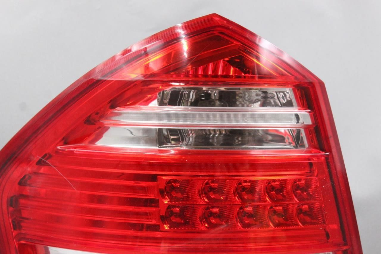 Right Passenger Tail Light Upper 164 Type Fits 2010-12 MERCEDES GL450 OEM #45613 1648203664