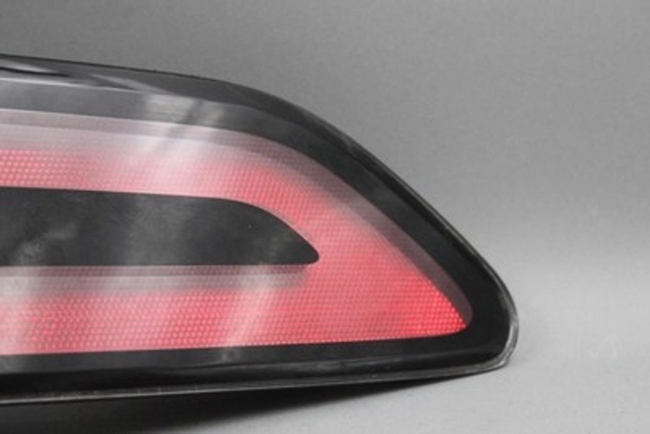 Right Passenger Tail Light Quarter Panel Mounted 2011-2015 VOLT OEM #36733 23170356