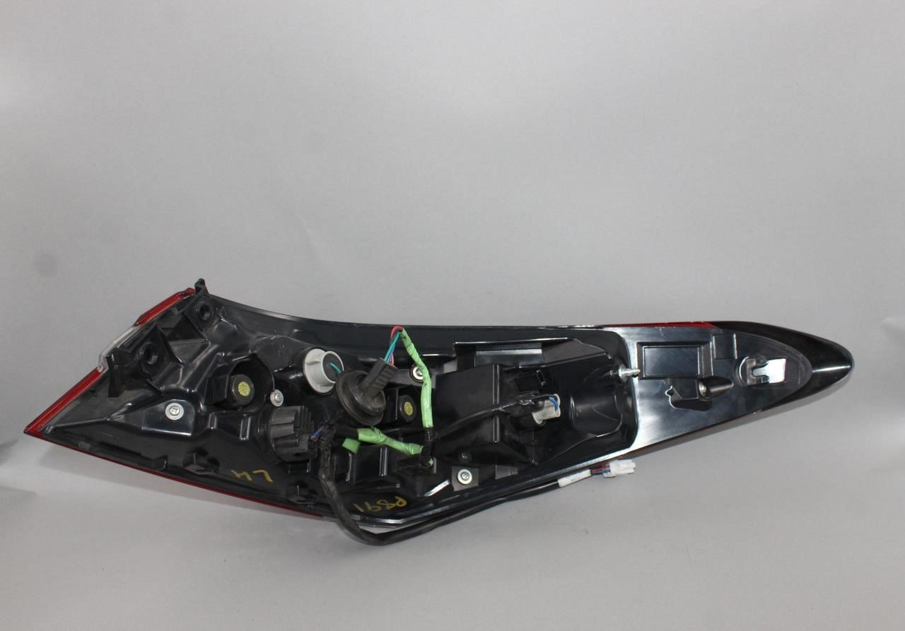 Left Driver Tail Light Quarter Panel Mounted Fits 18-24 TOYOTA CAMRY OEM #46095 8156006A20, 8156133670, 8156006720, 8156133670