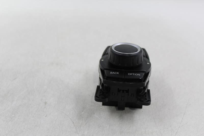 Audio Equipment Radio Control Console Mounted Fits 12-18 BMW 320i 26097 938167801 high resolution2