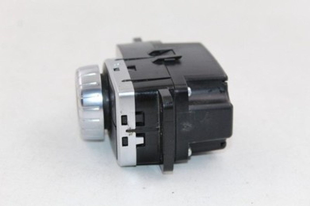 Audio Equipment Radio 156 Type GLA250 Fits 15-17 MERCEDES GLA-CLASS 38674 2469001509